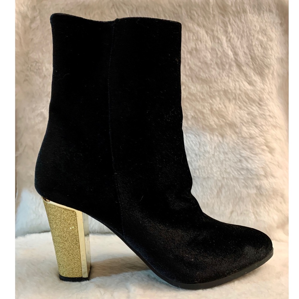 Heeled ankle booties